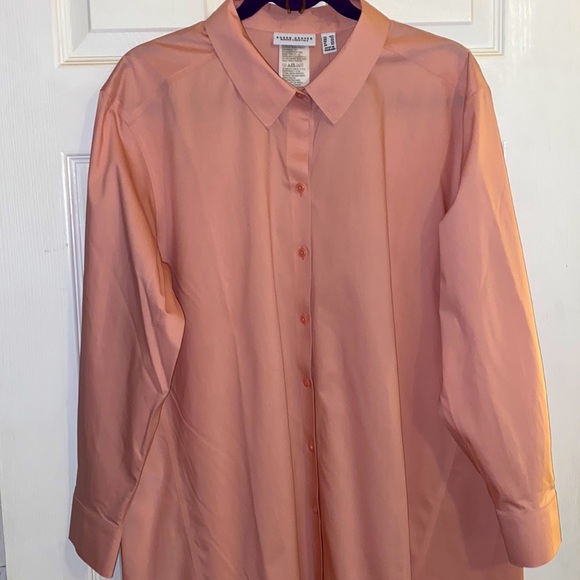 Susan Graver Tops - Susan Graver SZ 18W. NWOT.Peach color.